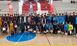 Salonun Kralı Ahmed-i Hani Anadolu Lisesi: Futsalda Şampiyonluk Coşkusu