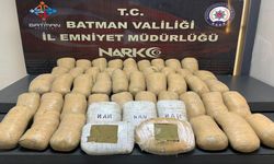 Batman'da Yasaklı Maddeye Dev Darbe! Tırın Zulasında 51 Kilo Esrar Yakalandı