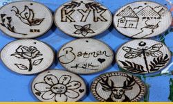 Batı Raman Kız Yurd’unda Sanat Terapisi: Geleceğin Mezunları Sınav Kaygısını Ahşap Yakarak Dağıtıyor