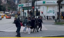 Bursa'da Lodosun Öfkesi Dinmiyor: "Buzdan Mızrak" Sertliğinde Rüzgar Kahvehaneleri Bile Parçaladı