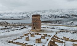 Hasankeyf’te Tarihi Yapılar Beyaza Büründü