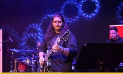 Batman’da İki Çınar Tek Ses: Barış Manço Ve Cem Karaca Şarkılarıyla Ölümsüzleşti