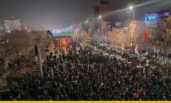 Tahran’dan Yayılan Riyal İsyanı: İran Sokaklarında Rejim Kuşatması Ve Dış Tehdit Gölgesi