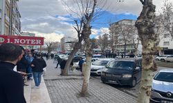 Batman Acetler Kavşağı'nda Akrabaların Bıçaklı Kavgası: 4 Yaralı