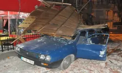 İstanbul’da Şiddetli Fırtına Kabusu: Çatılar Uçtu, Gemiler Savruldu