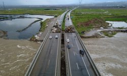 Batman'da Sağanak Nedeniyle Çökme Meydana Gelen Yol Ulaşıma Kapatıldı