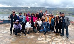 Hasankeyf Kaymakamı İmrak Uzak Doğulu Turistlerle Bir Araya Geldi