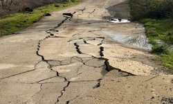 Sason'da Heyelanda Hasar Gören Yollar Yeniden Ulaşıma Açılıyor