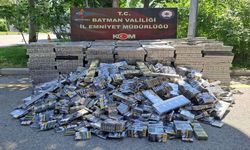 Hasankeyf Yolunda Zulalanmış 14 Bin Paket Sigara Ele Geçirildi