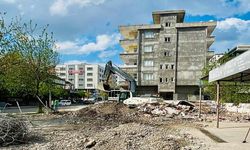 GAP Mahallesi'nde Riskli Bina Yerle Bir Edildi