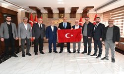 Vali Canalp’e Siirtliler Vakfı’ndan Ziyaret