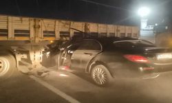 Kozluk’ta Otomobil TIR’ın Altına Girdi, 1’i Ağır 2 Yaralı