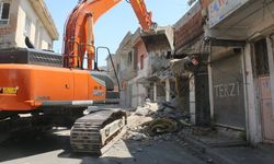 Çarşı Mahallesi’ndeki Metruk Yapılar Yıkılıyor