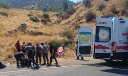 Sason’da Otomobil Şarampole Yuvarlandı: 4 Yaralı, 1'inin Durumu Ağır
