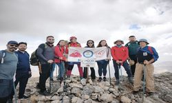 20 Dağcı Mereto Dağı’nın Zirvesine Ulaştı