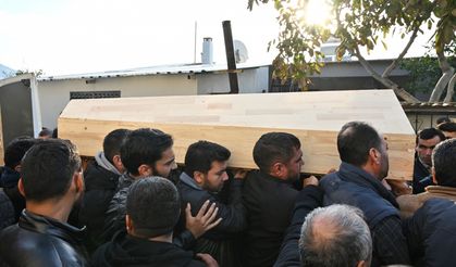 Siirt'te maden ocağındaki göçükte yaşamını yitiren mühendisin cenazesi İzmir'de toprağa verildi