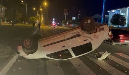 Şanlıurfa'da otomobillerin çarpıştığı trafik kazasında 2 kişi yaralandı