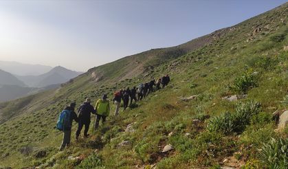 Batman'da Dağcılar Mereto Dağı'na Tırmandı