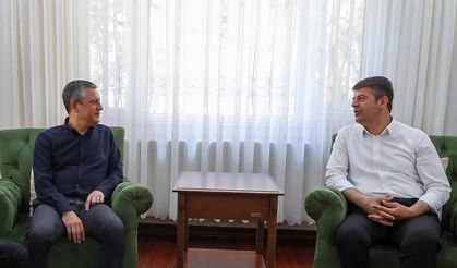 CHP Genel Başkanı Özel, Abdurrahman Tutdere'yi evinde ziyaret etti