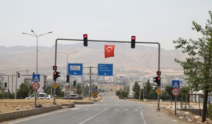 Siirt'in Kurtalan ilçesinde kavurucu sıcaklar hayatı olumsuz etkiliyor