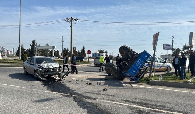 Adıyaman'da otomobille çarpışan traktörün sürücüsü ağır yaralandı
