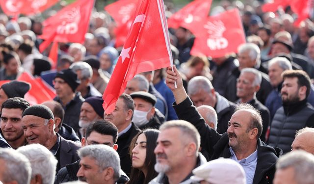 CHP Genel Başkanı Özel, Gaziantep'te halk buluşmasına katıldı: