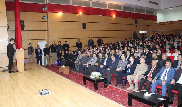 Midyat'ta "İstiklal Marşı'nın kabulü ve Mehmet Akif Ersoy'u Anma Günü" etkinliği yapıldı