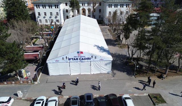 Siirt Belediyesinden 1000 kişilik iftar çadırı