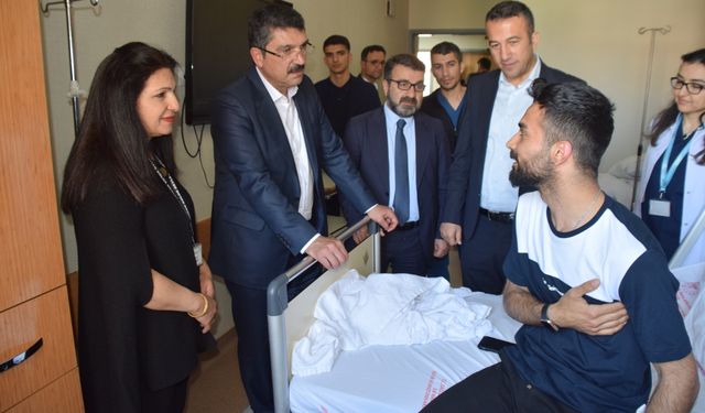 AK Parti Batman Milletvekili Nasıroğlu, hastaların bayramını kutladı