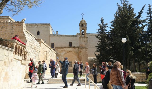 Bayramda kültür turizmini tercih edenler rotasını Mardin'e çevirdi