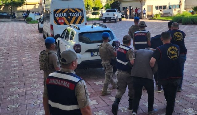 Mardin'de gasp iddiasıyla yakalanan 2 zanlı tutuklandı