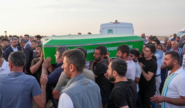 İçişleri Bakan Yardımcısı Karaloğlu, Mardin'deki anız yangınında ölenlerden 4 kişinin cenazesine katıldı:
