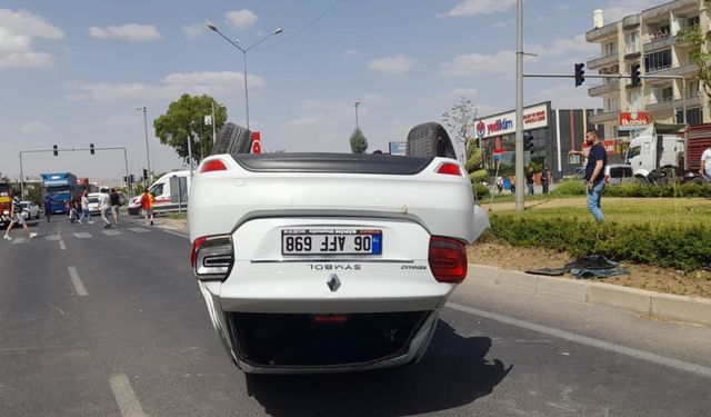 Mardin'de iki otomobilin çarpıştığı kazada 6 kişi yaralandı