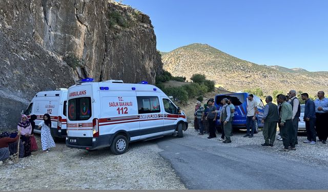 Adıyaman'da iki servis minibüsünün çarpıştığı kazada 13 kişi yaralandı