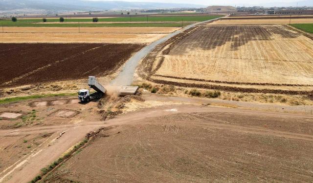 Araban'da arazi yolları onarılıyor