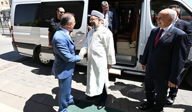 Diyanet İşleri Başkanı Erbaş Gaziantep'te temaslarda bulundu