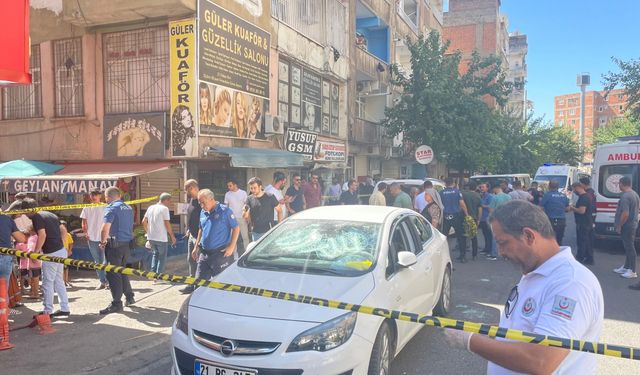 Diyarbakır'da silahlı ve bıçaklı kavgada 1'i ağır 4 kişi yaralandı