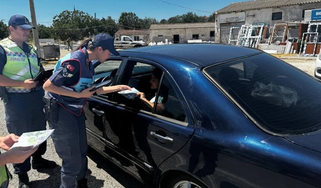 Enez'de çocuklara jandarma sevgisi aşıladı