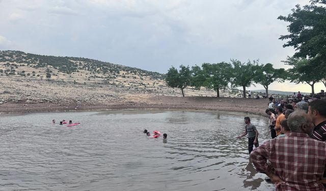 Gaziantep'te gölette boğulan 3 kişi toprağa verildi