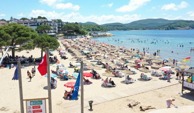 Kocaeli'nin mavi bayraklı plajlarında deniz keyfi