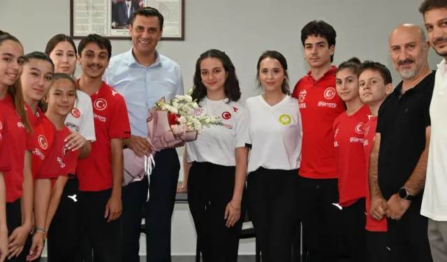 Manisa'da Başkan Zeyrek milli sporcularla buluştu