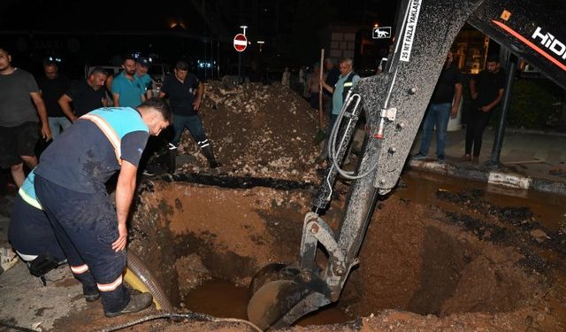 Manisa'da ekipler gece boyunca çalışarak arızayı giderdi