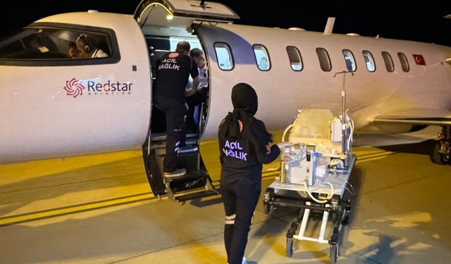 Mardin'de solunum ve kalp rahatsızlığı bulunan bebek ambulans uçakla Konya’ya sevk edildi