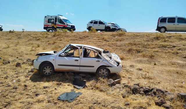 Şanlıurfa'da şarampole devrilen otomobildeki 4 kişi yaralandı