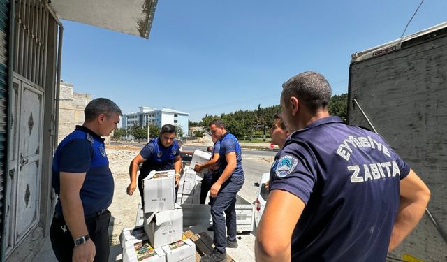 Şanlıurfa'da son kullanma tarihi geçmiş bir ton şeker ve lokum imha edildi