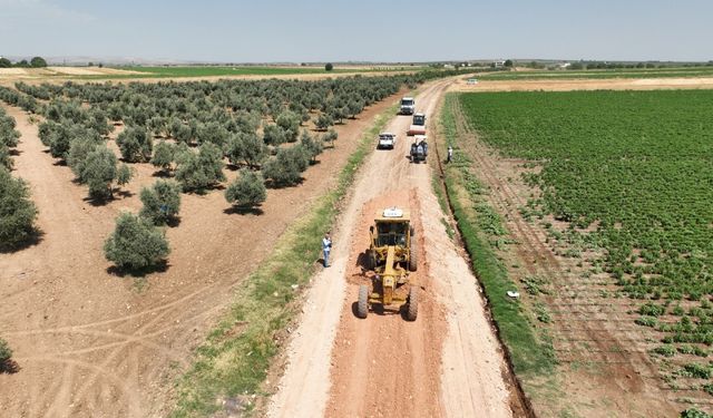 Şanlıurfa'da yol yapım çalışmaları devam ediyor