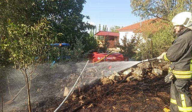 Tankerler ile yangınların büyümesi önlendi