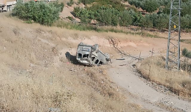 Adıyaman'da devrilen araçtaki 5 kişi yaralandı