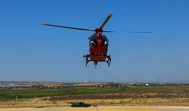 Diyarbakır'da ambulans helikopter kalp krizi geçiren 72 yaşındaki hasta için havalandı