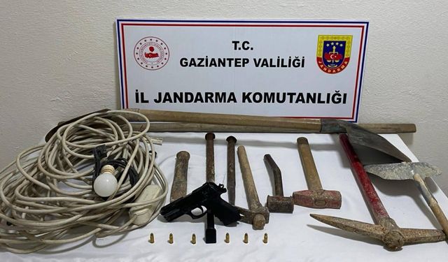 Gaziantep'te izinsiz kazı yapan 4 şüpheli suçüstü yakalandı